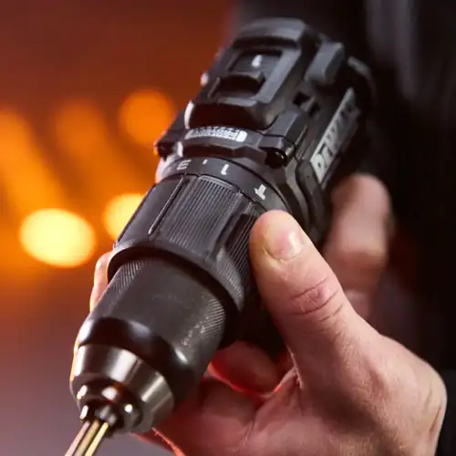 Kit 18V Berbequim Perc. + Rebarbadora MCLAREN DCK2223MP2T-QW